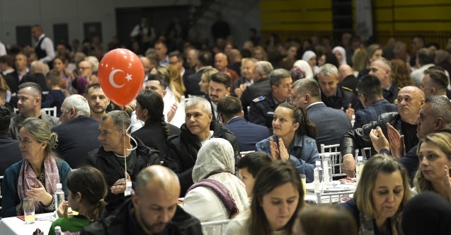 TİKA, Bosna Hersek'te 1500 kişilik iftar sofrası kurdu